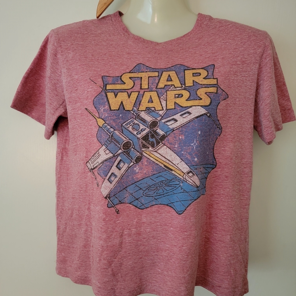 Retro Star Wars tee.